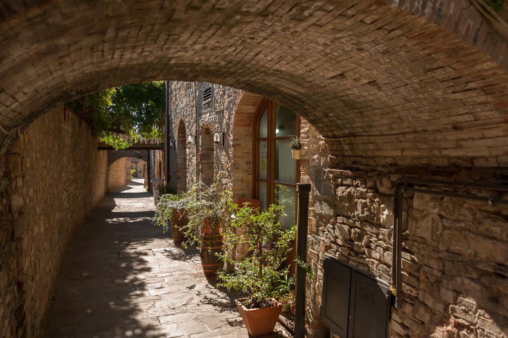 Palazzo Malaspina B&B San Donato in Poggio Exterior photo