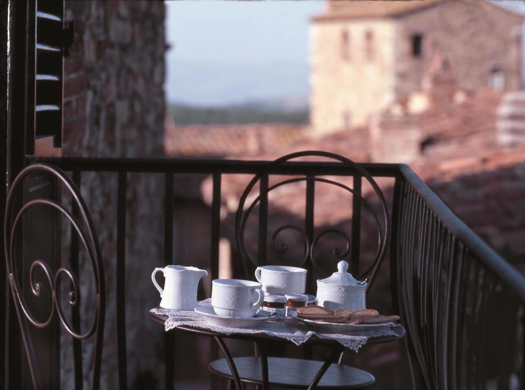 Palazzo Malaspina B&B San Donato in Poggio Exterior photo